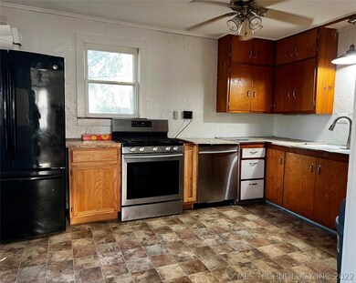 refrigerator, stove and dishwasher stay