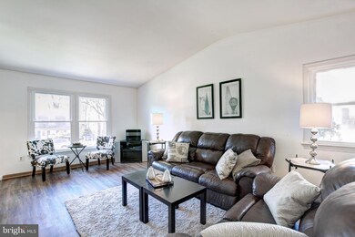 4609 Tara Dr, Fairfax, VA 22032 - photo 4