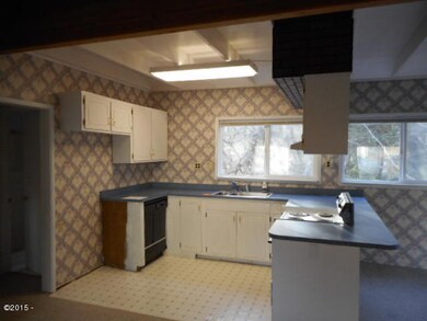 3103 SW Beach Ave, Lincoln City, OR 97367 - photo 2