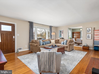 5938 6th St, Falls Church, VA 22041 - photo 2