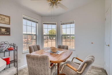 7694 Edgestone Breakfast Nook