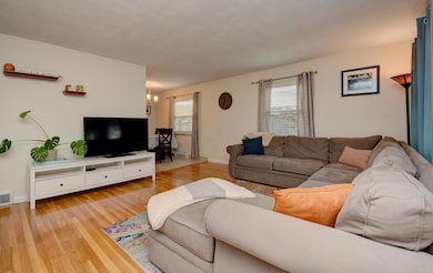 Living Room (4)