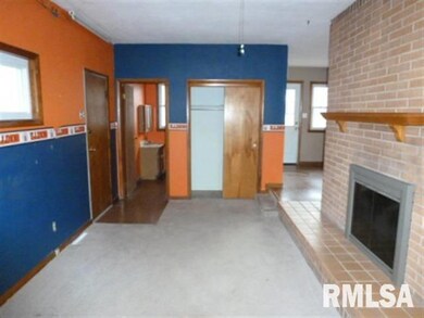 1334 Rutledge Dr, Lincoln, IL 62656 - photo 5