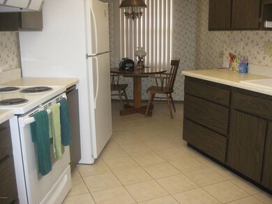 unlisted-address, Sun City, AZ 85373 - photo 4