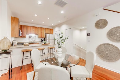 1327 S Indiana Pkwy, Chicago, IL 60605 - photo 7