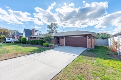 2860 Lenox Rd, Oceanside, NY 11572 - photo 2