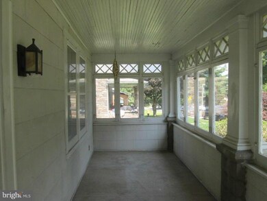 5404 Catalpha Rd, Baltimore, MD 21214 - photo 2