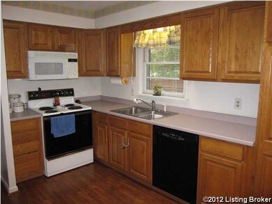 5612 Idlewood Ln, Louisville, KY 40291 - photo 6