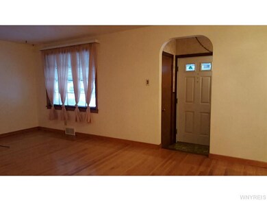 Foyer Nice size foyer with closet