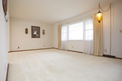 5565 Satinwood Dr, Columbus, OH 43229 - photo 4