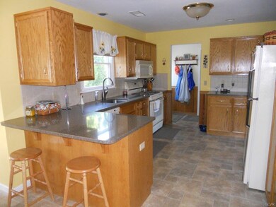 201 Spy Glass Hill Rd, Bath, PA 18014 - photo 2