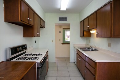 KITCHEN III
