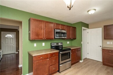 2412 E 25th St, Des Moines, IA 50317 - photo 7