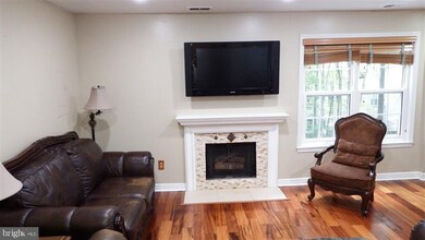 6108 Old Landing Way unit 65, Burke, VA 22015 - photo 5