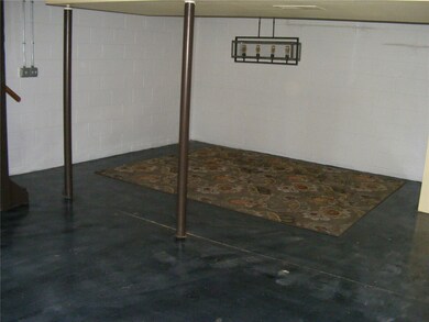 1002 W Virginia Ave, Effingham, IL 62401 - photo 5