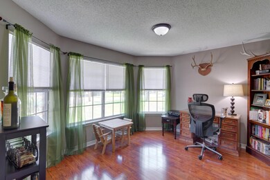 6-06_Sitting_Room_01