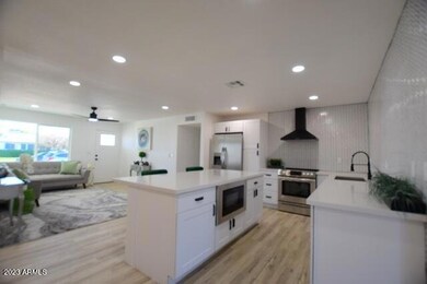 8230 W Amelia Ave, Phoenix, AZ 85033 - photo 2