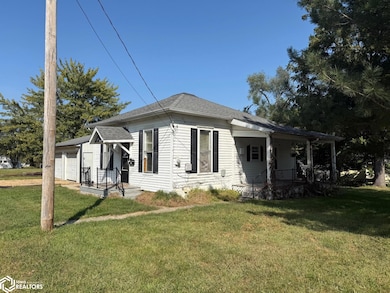 608 W Franklin St, Bloomfield, IA 52537 - photo 2