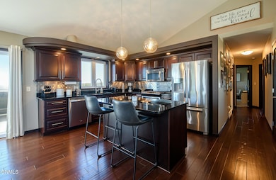 3208_14th_Ave_SE_Mandan-29-HDR-Edit