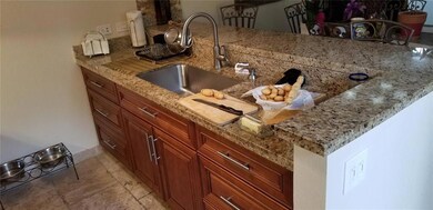 Plenty of drawer space but has no dishwasher, you