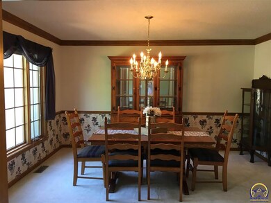 6121 SW 39th St, Topeka, KS 66610 - photo 3