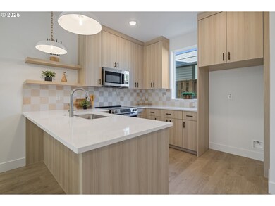 4514 NE Wygant St, Portland, OR 97218 - photo 5