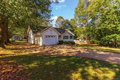 159 Candlestick Dr, Statesville, NC 28625 - photo 2