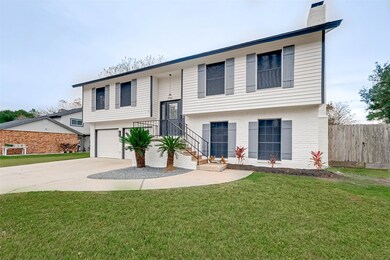 309 E Castle Harbour Dr, Friendswood, TX 77546 - photo 3