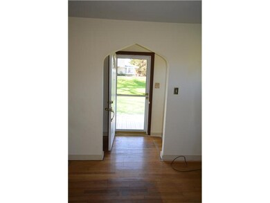 Entry/Foyer.