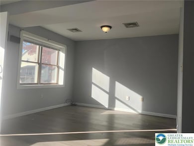 805 N Oswego St, Allentown, PA 18109 - photo 4