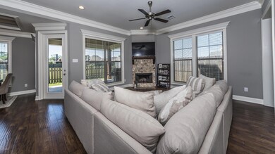 Living Room 2-1