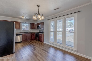 602 Plaza Dr, Jacksonville, NC 28540 - photo 7