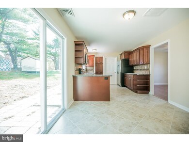 142 Pheasant Ln, Willingboro, NJ 08046 - photo 5