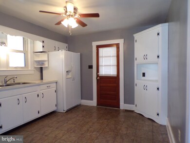 225 E 2nd Ave, Ranson, WV 25438 - photo 3