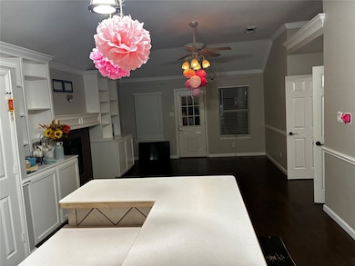 520 Kelley Ct, Fort Worth, TX 76120 - photo 3