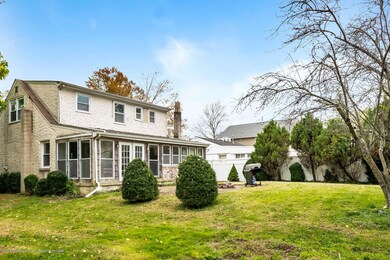 27 Maxwell Rd Eatontown NJ-large-034-026