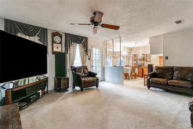 645 Oak Dr, Hurst, TX 76053 - photo 5