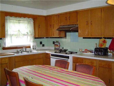Kitchen Large Eat-in Kitchen