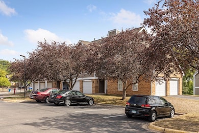 5998 Chasewood Pkwy unit 1, Minnetonka, MN 55343 - photo 6