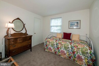 6817 Stoneybrooke Ln, Alexandria, VA 22306 - photo 2