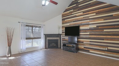 104 Pine Cove-102