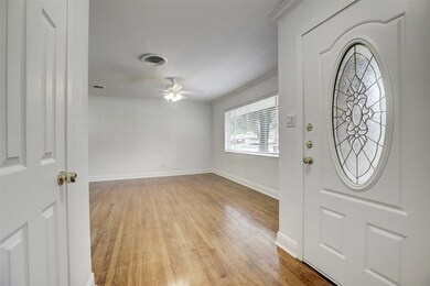 2223 Cheshire Ln, Houston, TX 77018 - photo 4