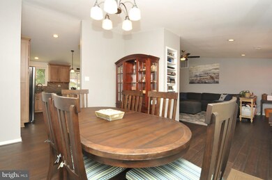 2523 Oakhampton Place, Herndon, VA 20171 - photo 7