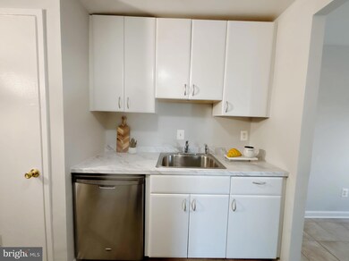 112 Duvall Ln unit 78-T-2, Gaithersburg, MD 20877 - photo 2