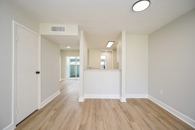 260 El Dorado Blvd unit 105, Webster, TX 77598 - photo 6