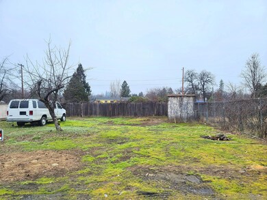 568 Pleasant Valley Rd, Merlin, OR 97532 - photo 7