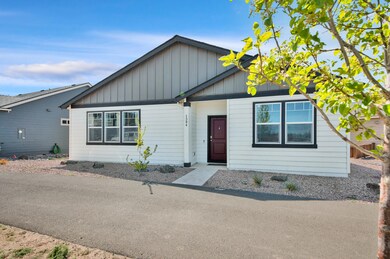 1394 NW Varnish Ave, Redmond, OR 97756 - photo 5