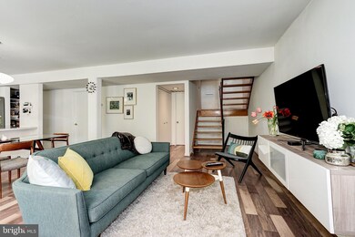 11539 Maple Ridge Rd, Reston, VA 20190 - photo 5