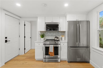 51 Poplar St unit 2, Newport, RI 02840 - photo 5