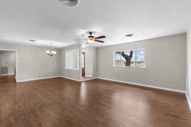 224 W Crabapple Rd, Fredericksburg, TX 78624 - photo 4